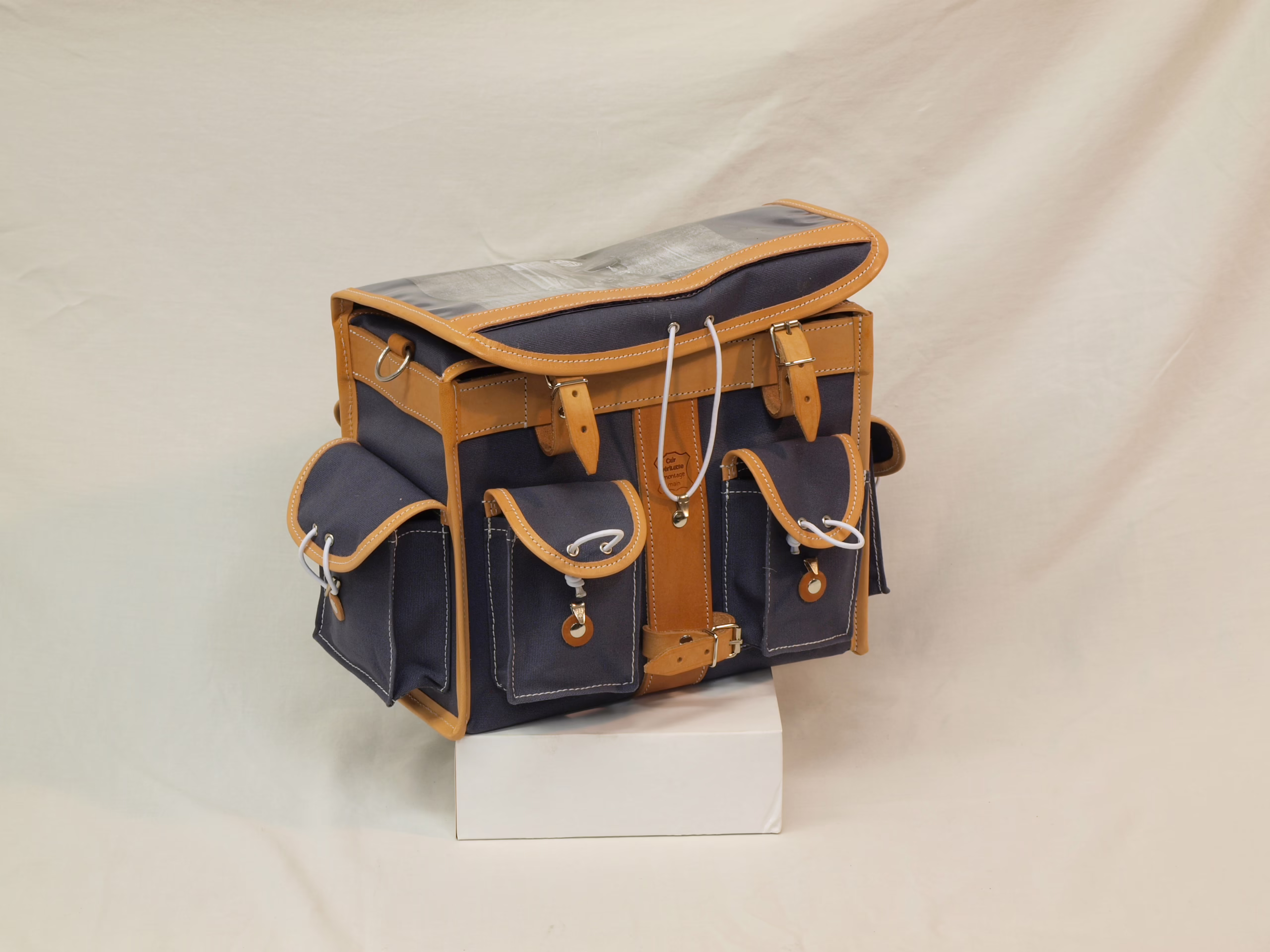 Gilles Berthoud "GB25" tankolaukku, siniharmaa